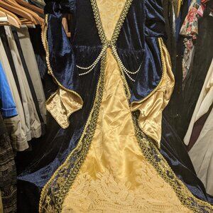 Girls Renaissance dress OSM